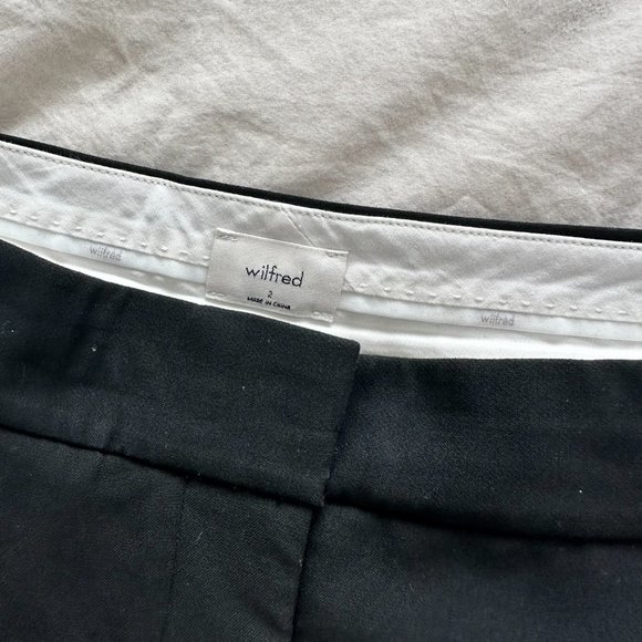 ARITZIA Wilfred The Effortless Short 5" High-waisted double-pleated shorts BLACK - Picture 4 of 7